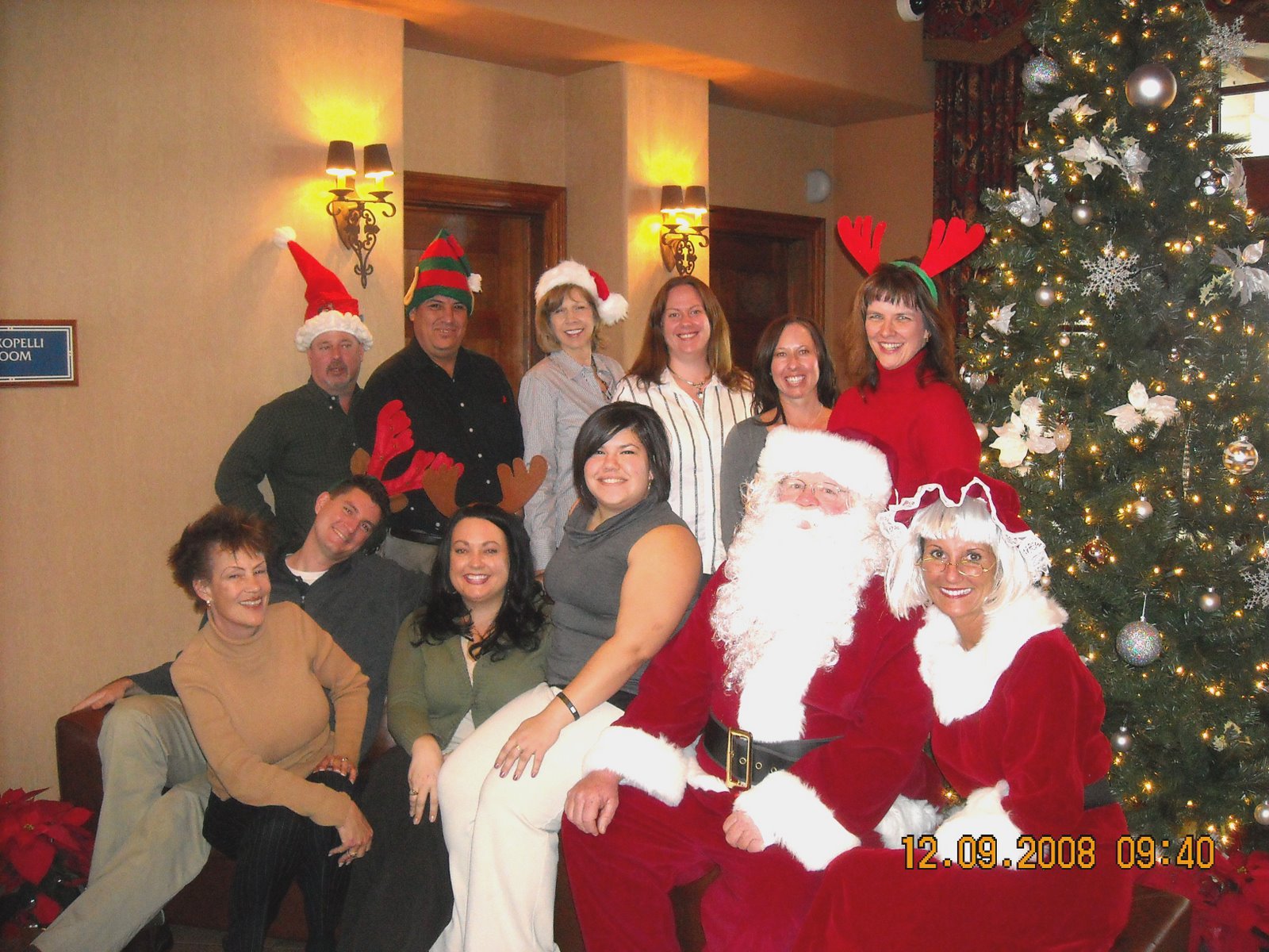 [Christmas+2008.+010.jpg]