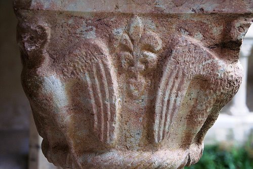 chapiteau princes   Aprilis  von Hohenstaufen Avril de Saint Genis Burey comtes d'Anjou