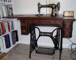 Singer 27 in stand