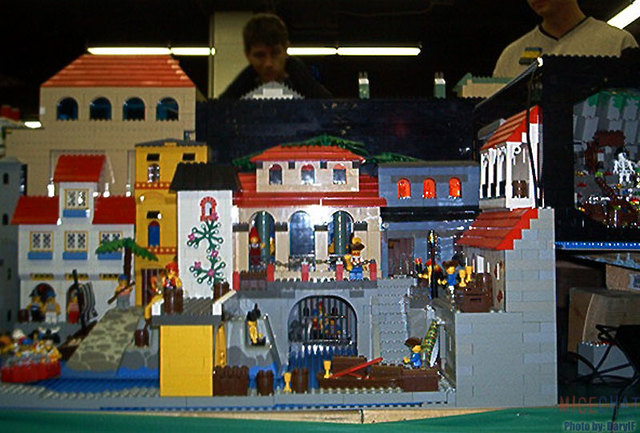 [lego_disneyland_1.jpg]