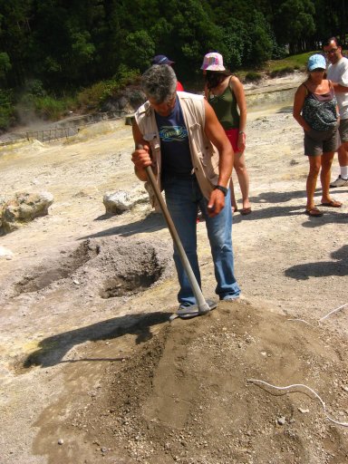 [Cozido_das_Furnas7.jpg]