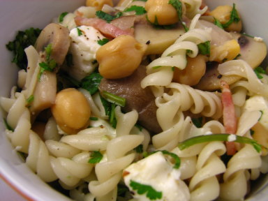 [Salada_fusilli_cogumelos_grão_queijoFeta_3.jpg]