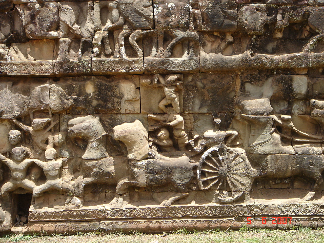 [2007+Junio+5+Cambodia+Angkor+Angkor+Tom+Bayon+-+57.jpg]