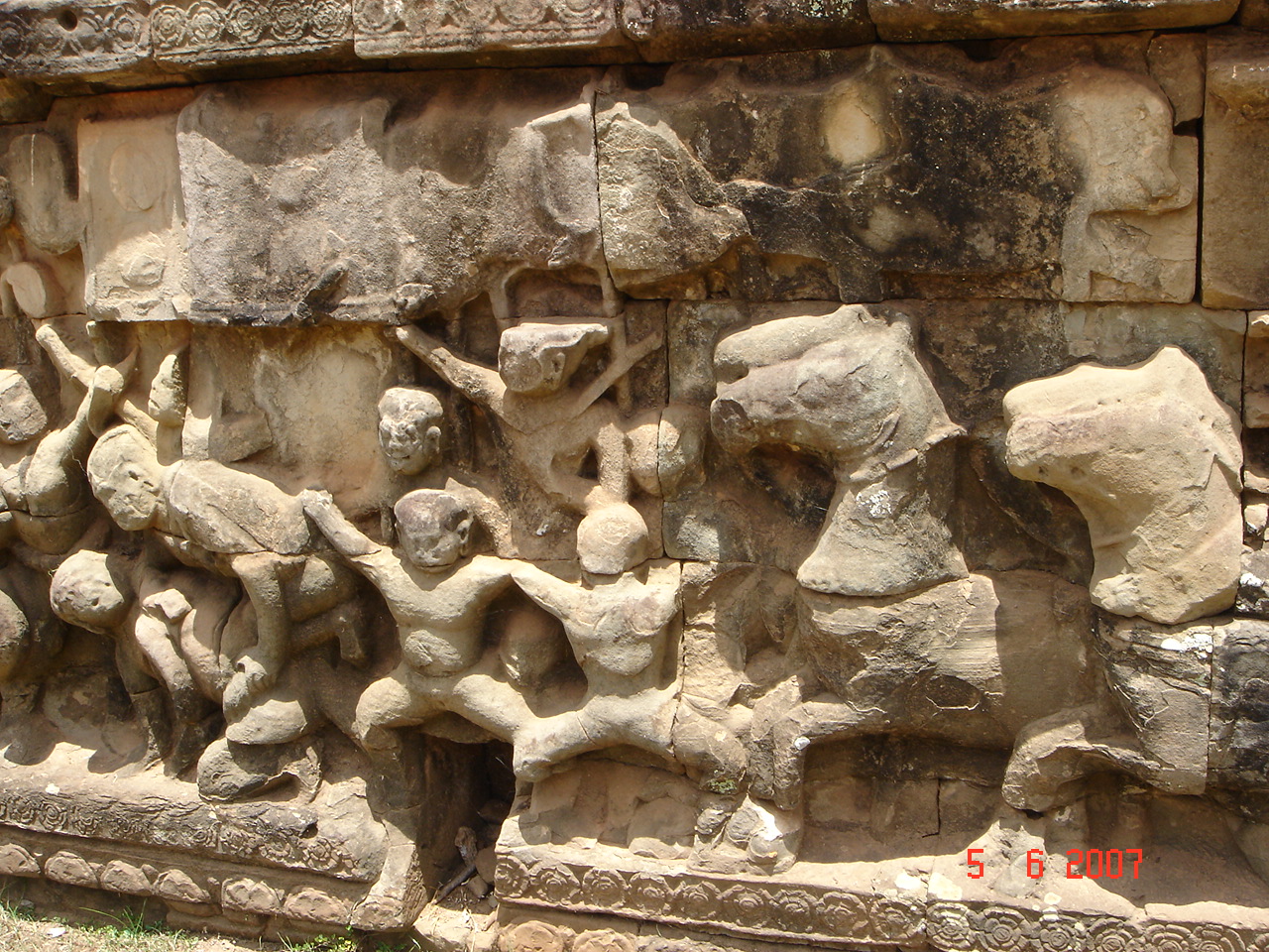 [2007+Junio+5+Cambodia+Angkor+Angkor+Tom+Bayon+-+59.jpg]