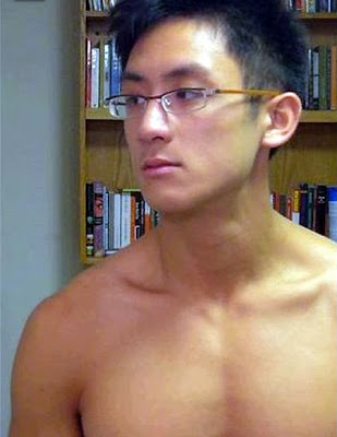 Men - Click: Yummy Geeky Hunk