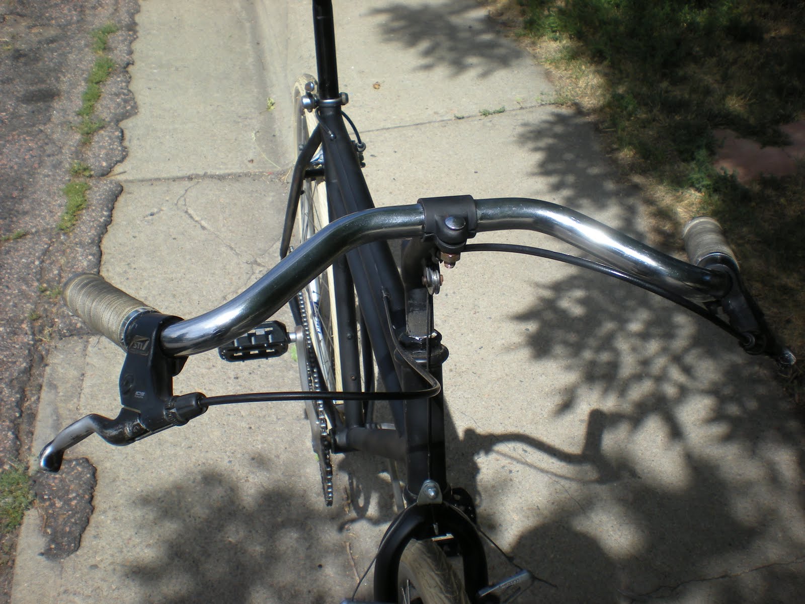 Two Wheels - Six Strings: September 2010