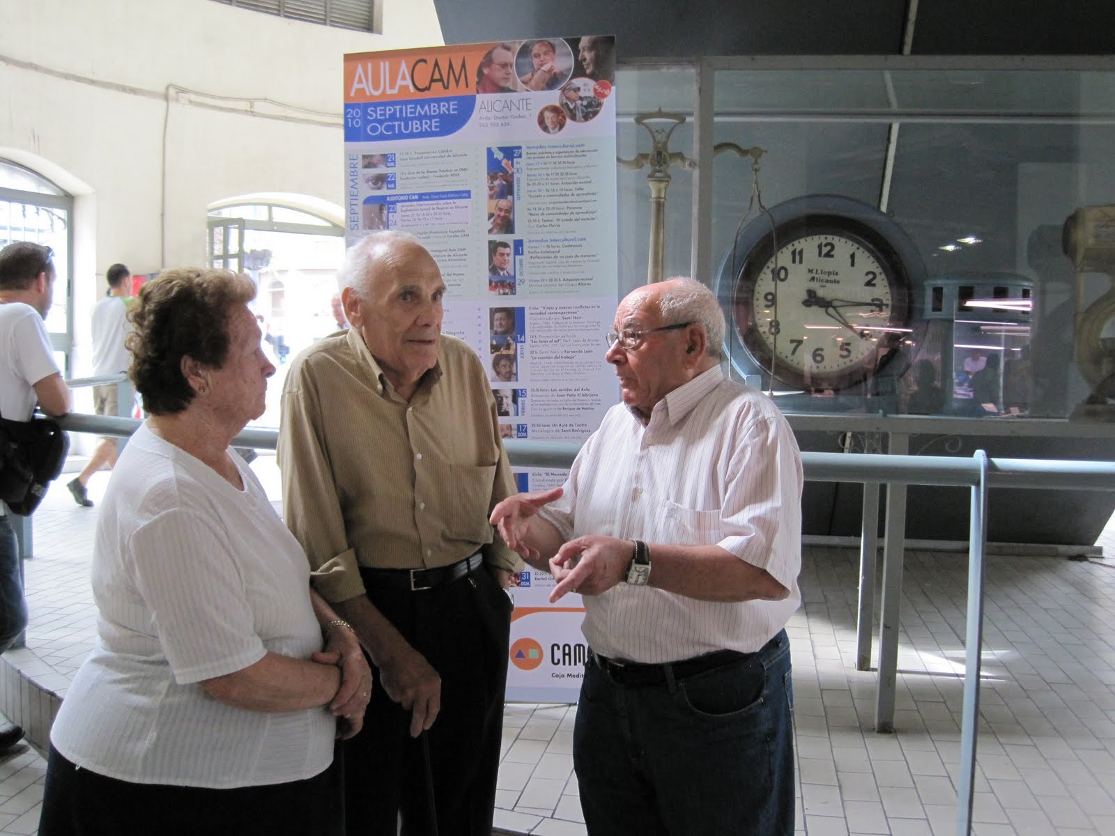 EL LOCO DE LAS ESTRELLAS JUSTO, JUSTO...