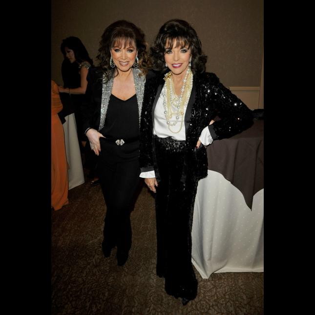 LEGENDARY DAME! PHOTO OF THE DAY SISTERS ARE HAVING A BALL!