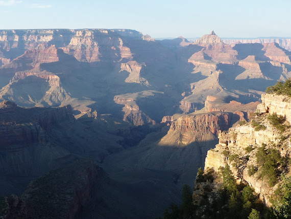 Dernier regard sur les grands canyons