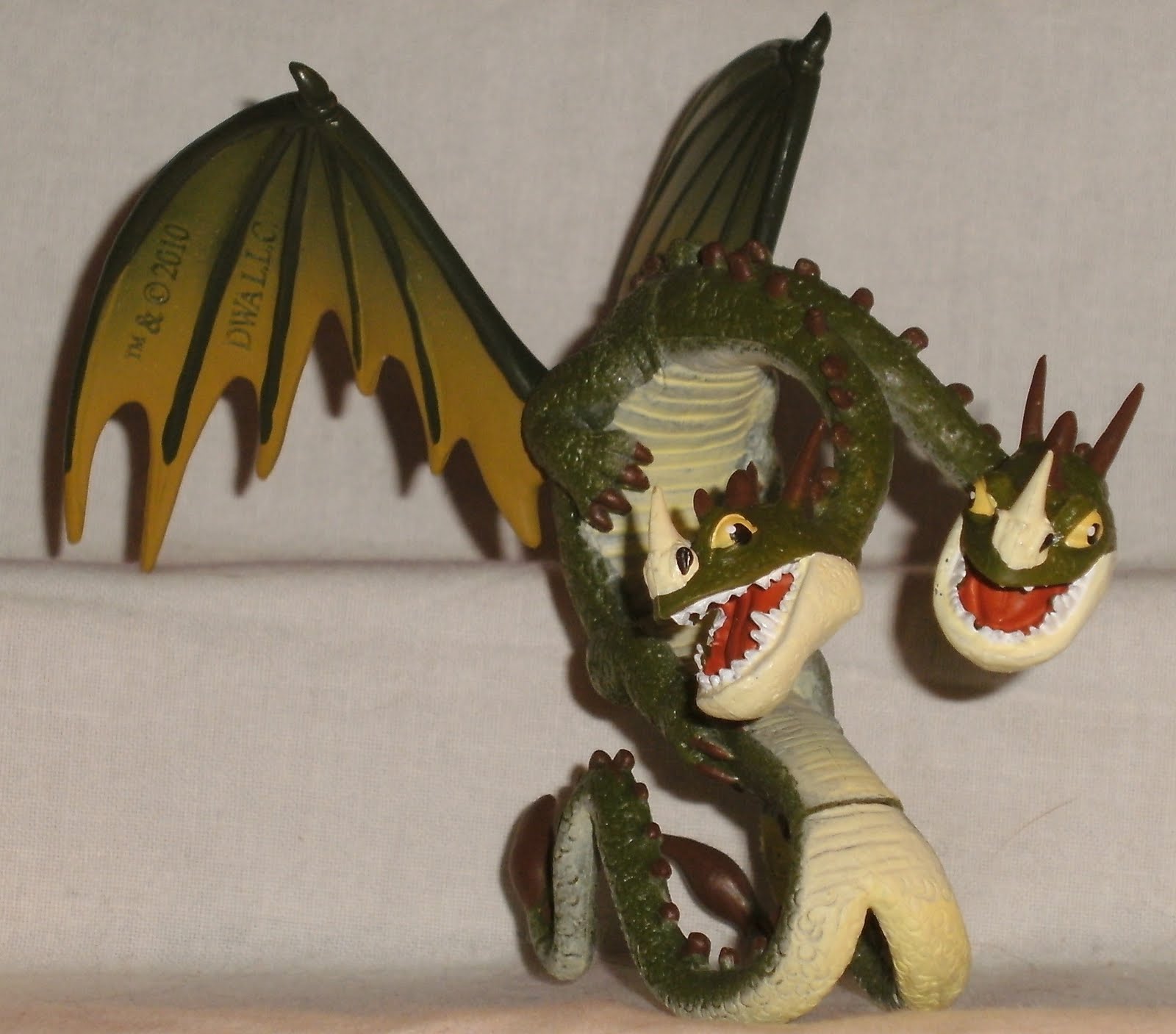 [HIDEOUS+ZIPPLEBACK+(COMO+ENTRENAR+A+TU+DRAGON).jpg]