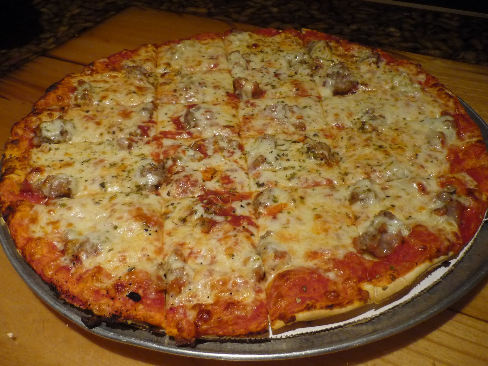 Smokin� Chokin� and Chowing with the King Bill�s Pizza Pub