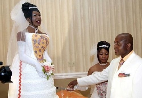 weird-wedding-cakes+(Bridecake01).jpg