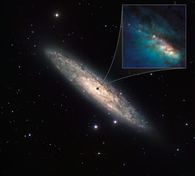 Galaxia espiral NGC253 con recuadro de regiones centrales