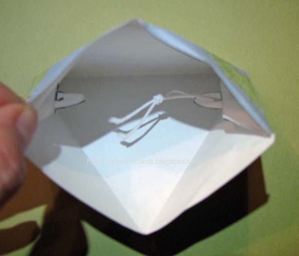 Pyramid Rubber Band Pop Up