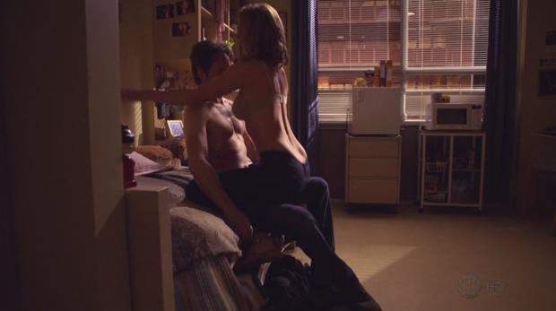 peitos bundas terceira temporada californication screenshots