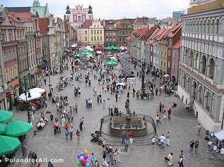 [poznan-old-market-square.jpg]