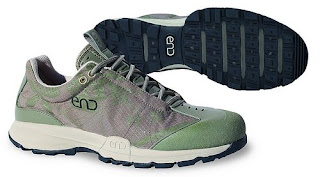 END Stumptown 8.5 womens newsprint