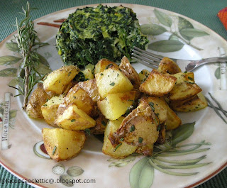Tortini di spinaci e ricotta con patate al forno