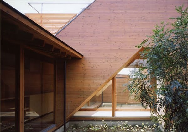 [house-in-wakaura-by-archivi-architects-associates11.jpg]