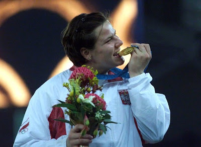 Kamila Skolimowska, campeona olímpica en Sydney 2000