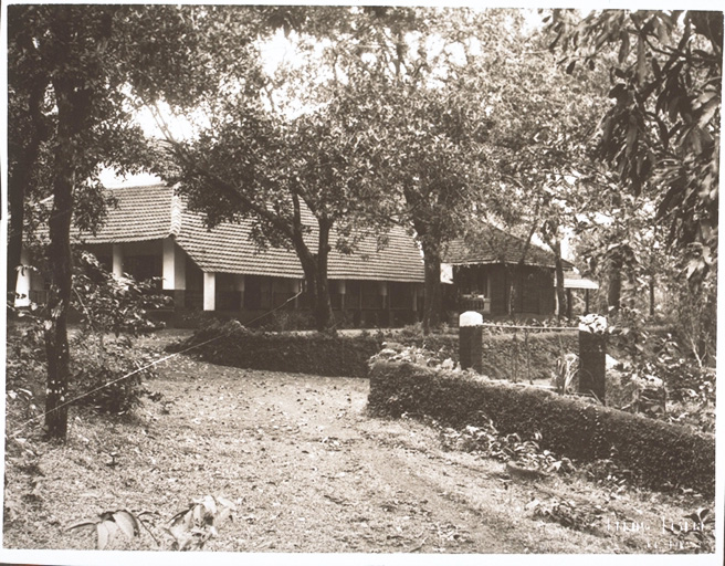 [House+in+Karkala+1921.jpg]