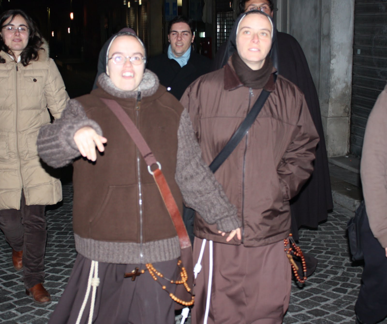 Alza Le Braccia Apri Il Tuo Cuore