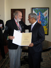 Entrega Diploma de Hijo Distinguido de Santo Domingo