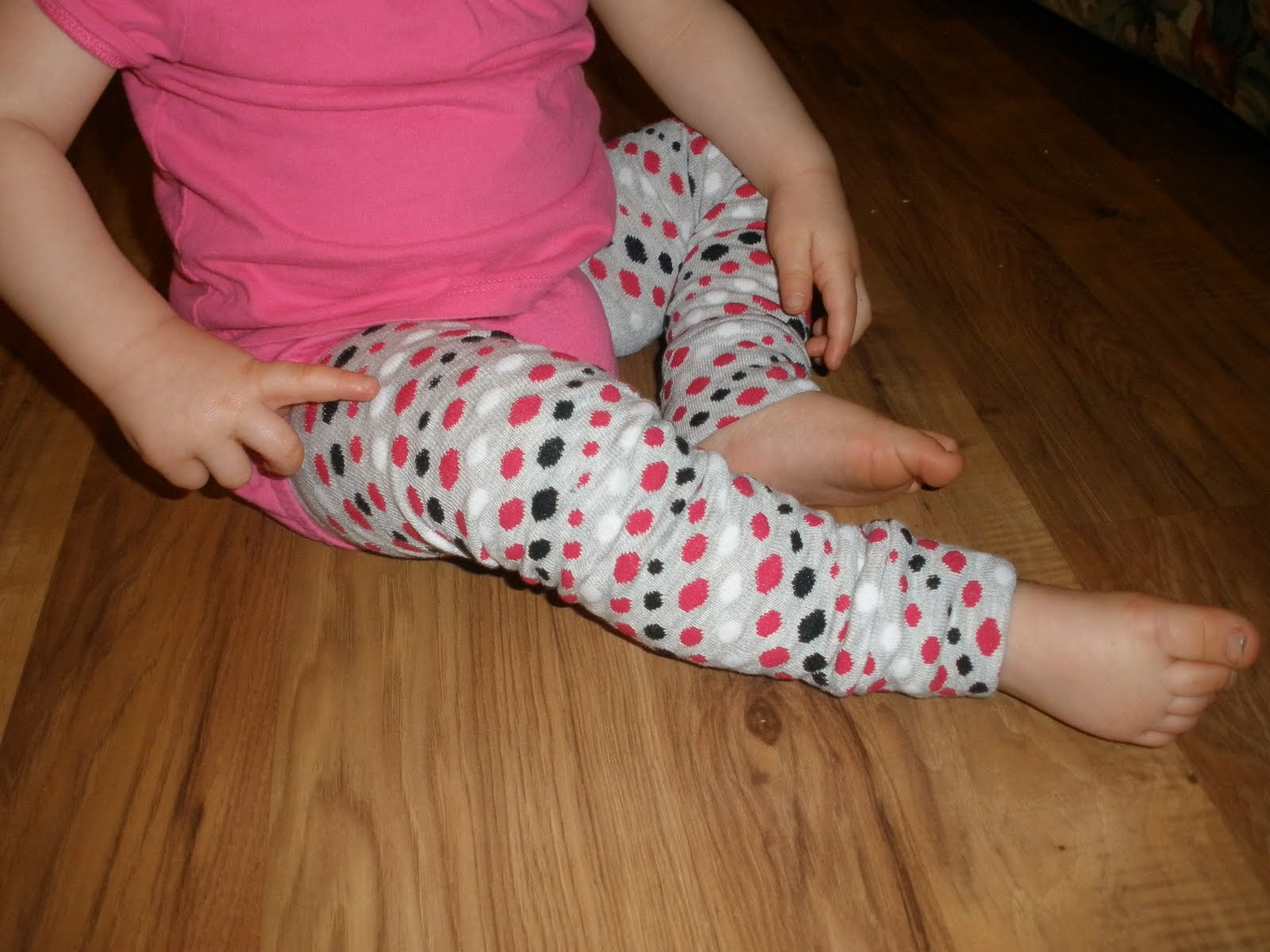 SeW wHaT!?!?! Baby Leg Warmer Tutorial