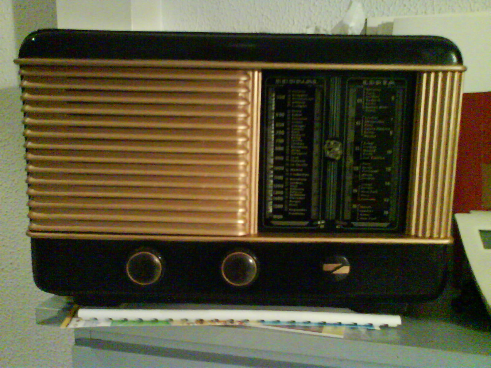 CREAR, RESTAURAR Y RECICLAR RADIOS ANTIGUAS