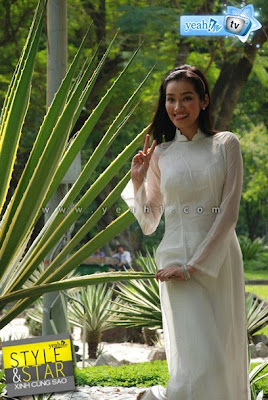 Girls in Ao Dai gallery