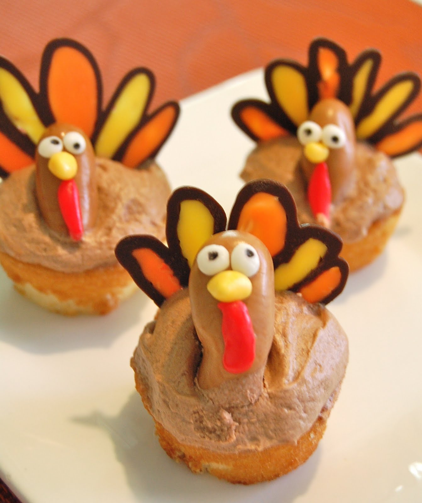 Chef Mommy: Sneak Peak....Turkey Cupcakes