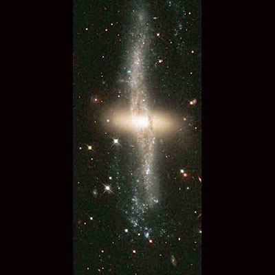 [hubble-ngc4650a.jpg]