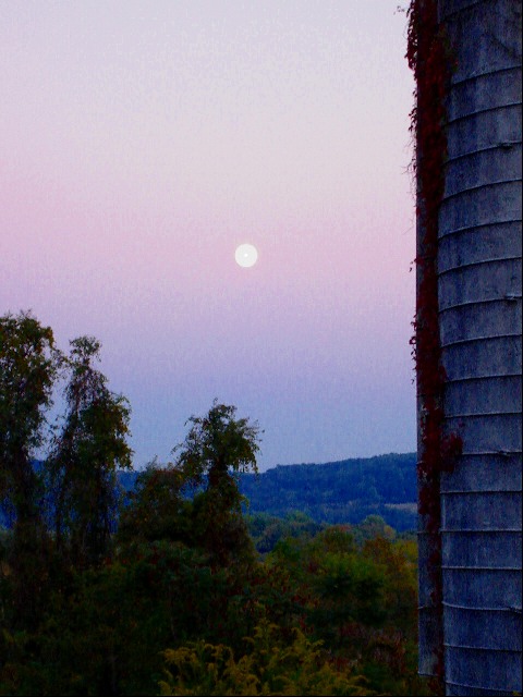 [9-25-07+moon+rs.jpg]