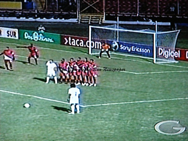 [Football+pics0001.JPG]