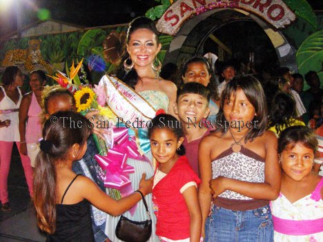 [Miss-SP-With-Kids.jpg]