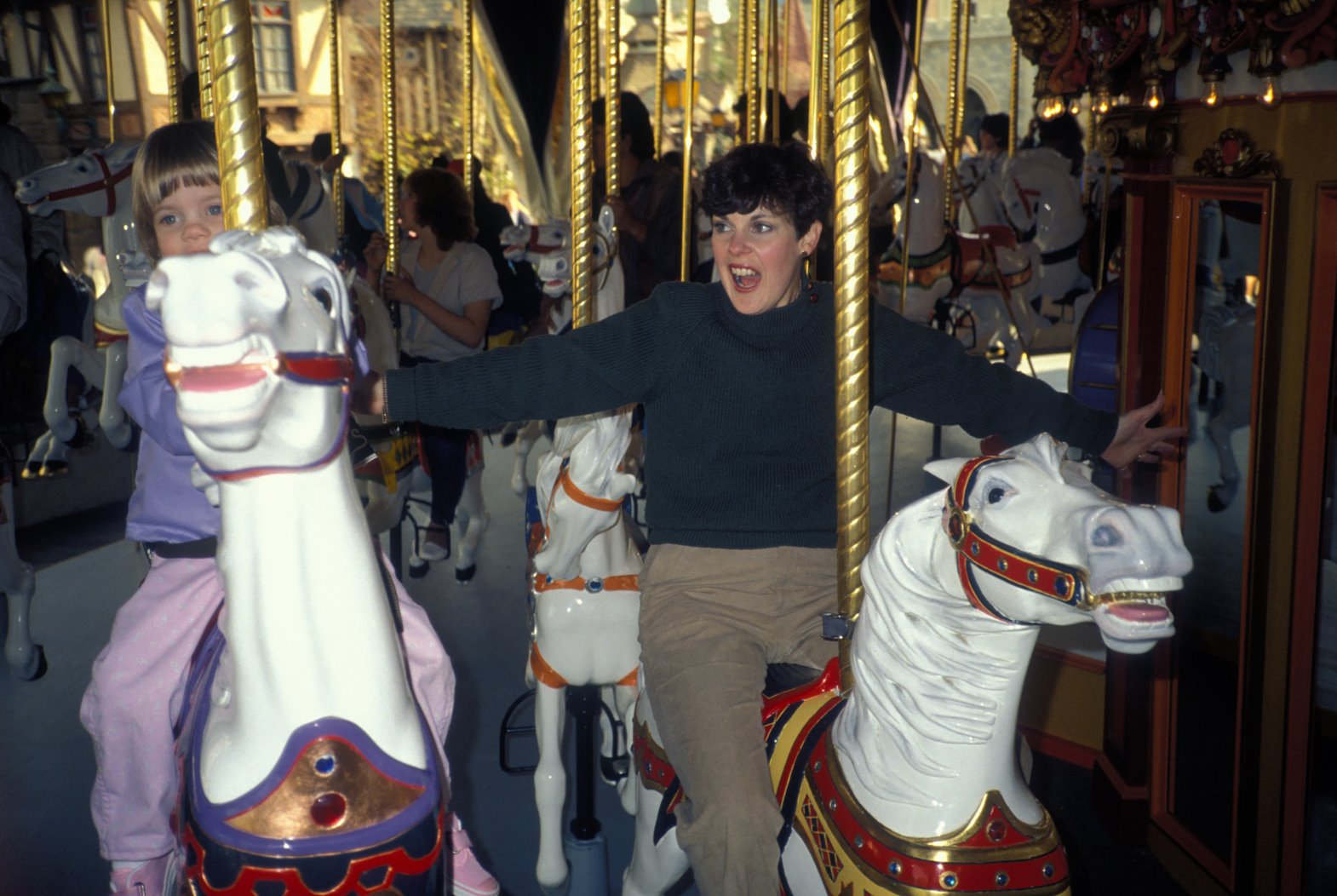 [Me+on+carousel.JPG]