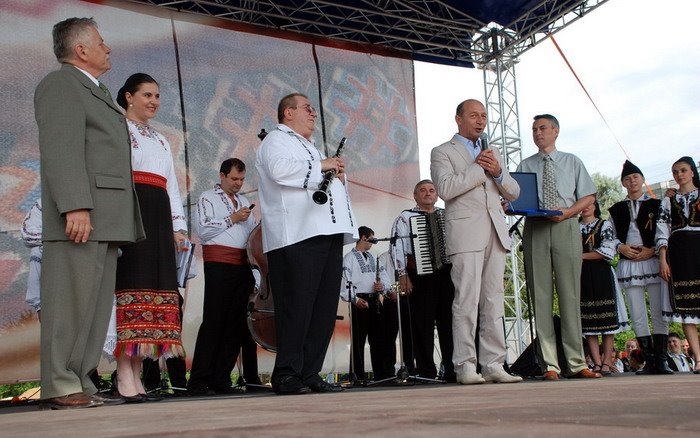 Serbările Transilvane 2008 - alături de Traian Băsescu, preşedintele României (la aceea vreme)