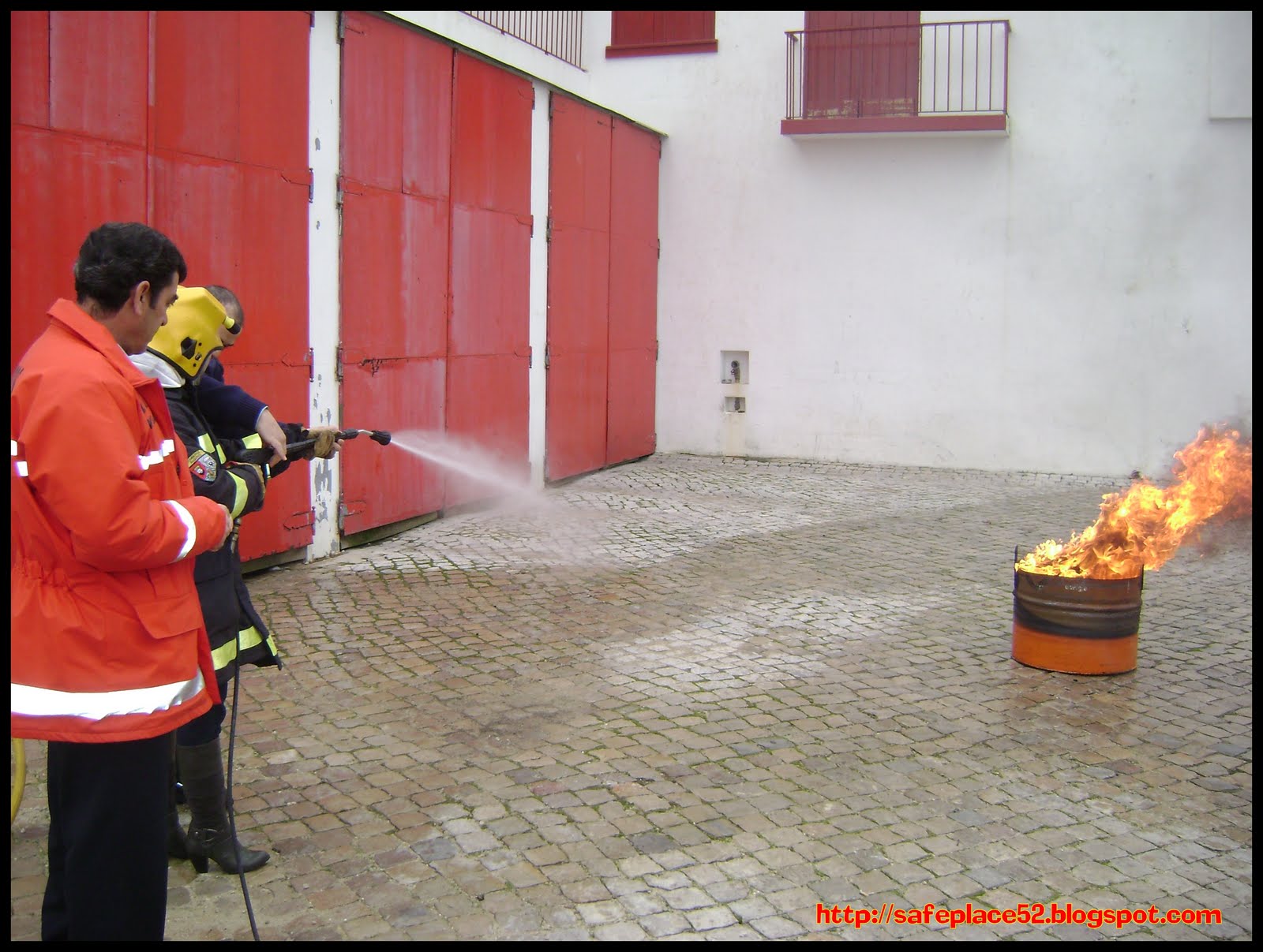 [Vope+ermelinda+a+avançar.jpg]