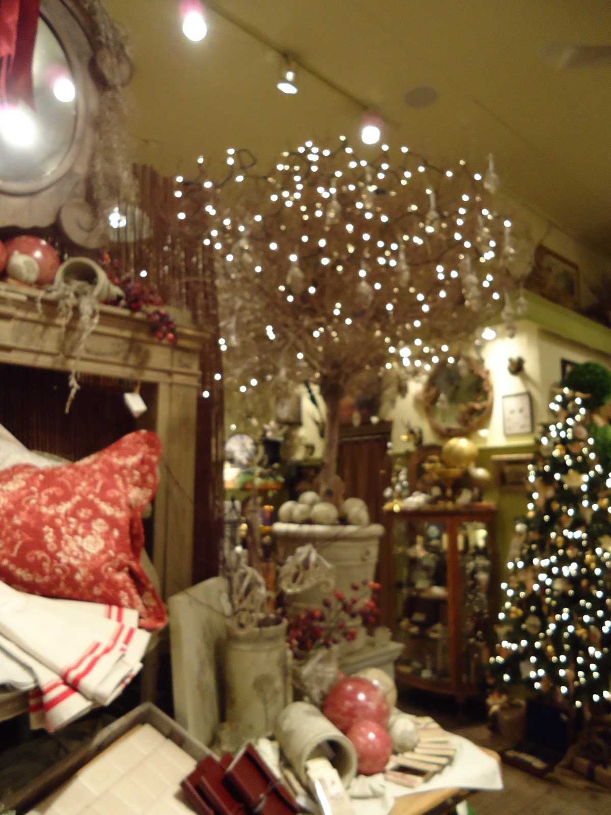 White Cottage Chic Christmas at Wellington a.k.a Heaven on Earth!