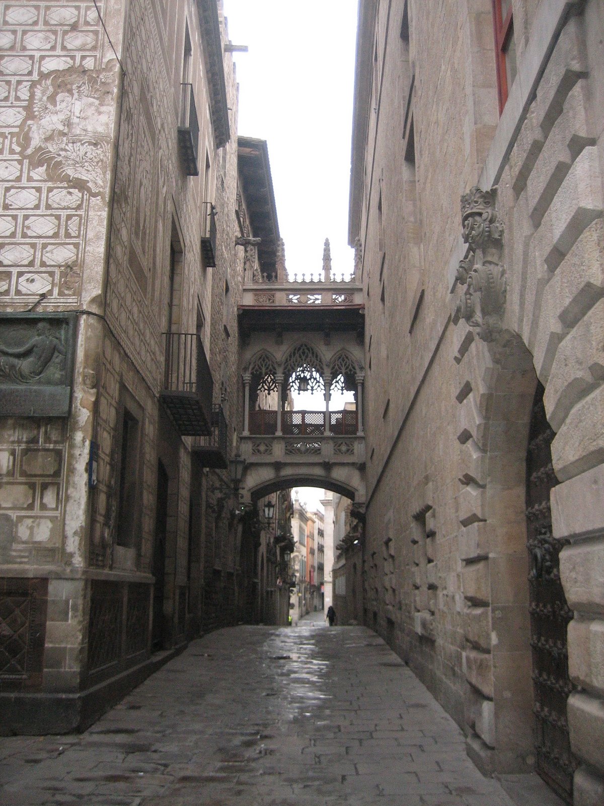 [gothicBridgeCloser.JPG]