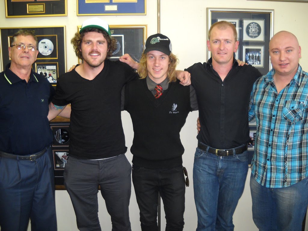 Music'nStuff David Gresham Records Signs Dans Dans Lisa