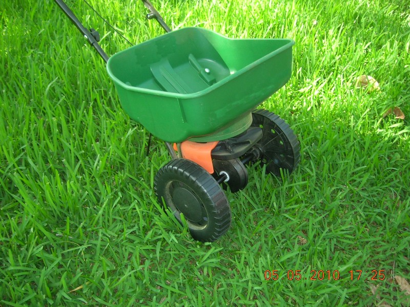 Pinellas County Extension Timely Topics Fertilize Your Yard Responsibly