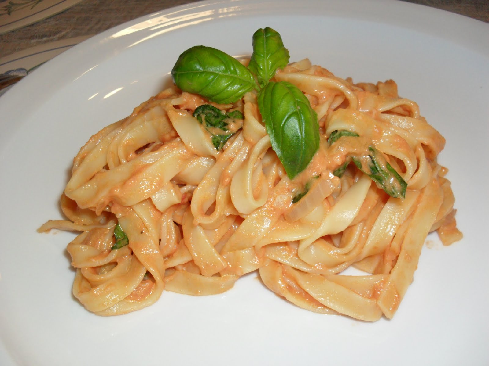 Holy macaroni! Tagliatelle med kremet tomatsaus