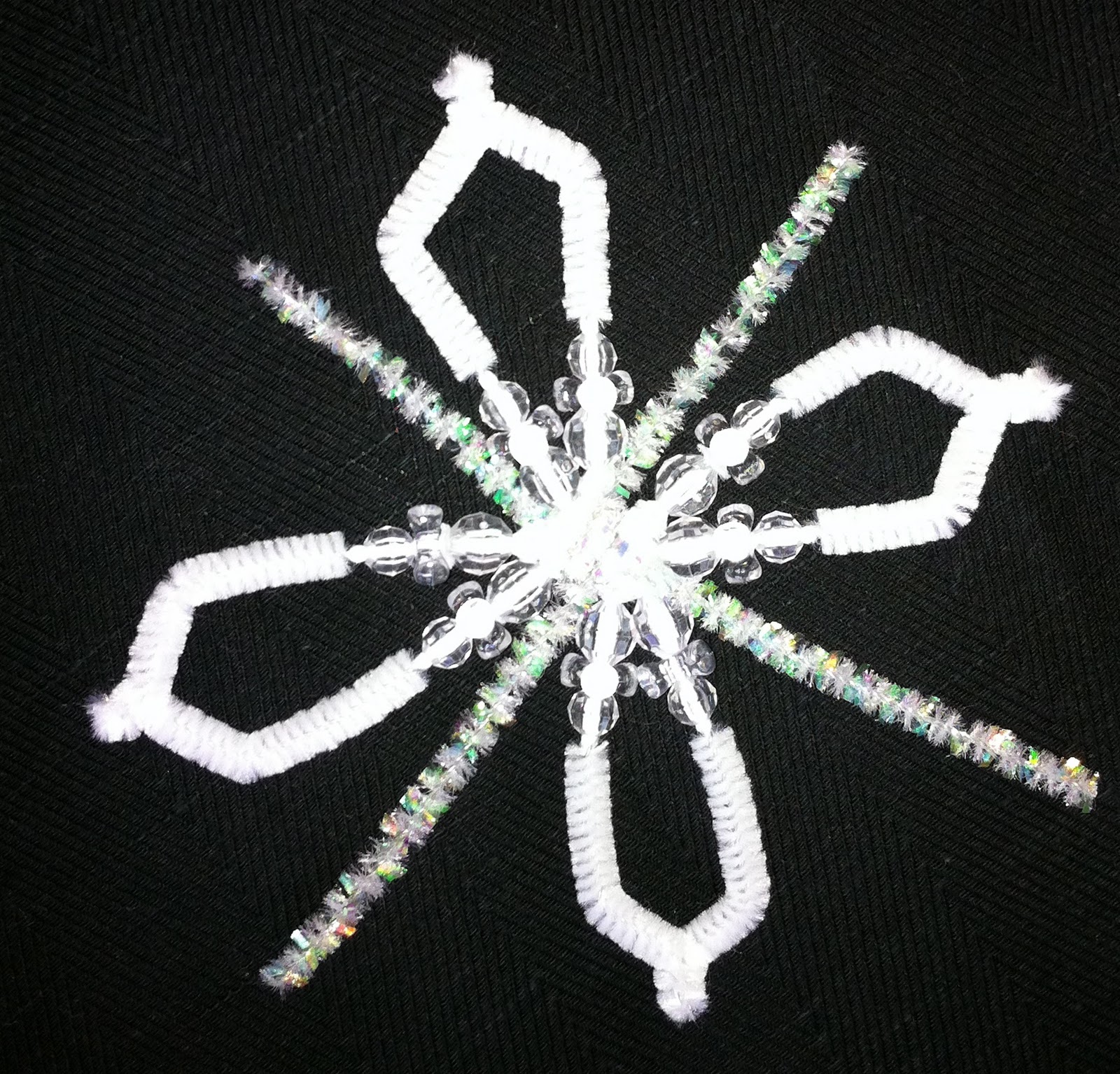 A Savvy craft Pipe cleaner snowflakes Crafts