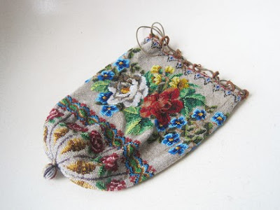 This Girl Beads: Beaded coin purse.