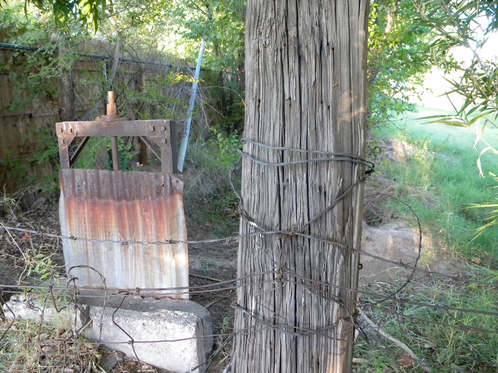 Upper Valley El Paso TX irrigation gate.