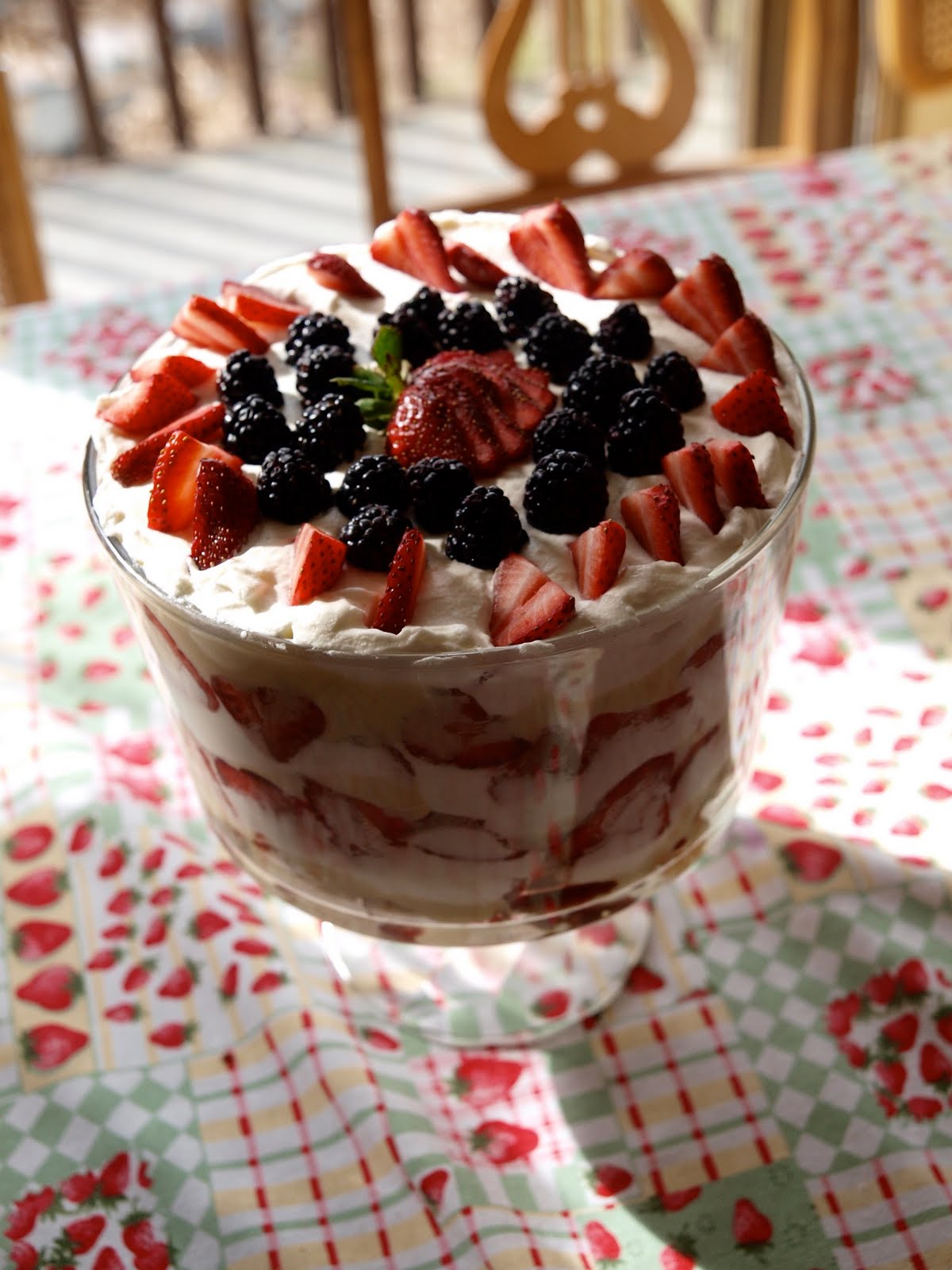 Piefinger: Traditional English Trifle (Without Peas, Beef, or Onions)