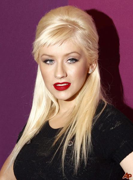 Christina Aguilera back on stage after marriage split | IrishCentral.com