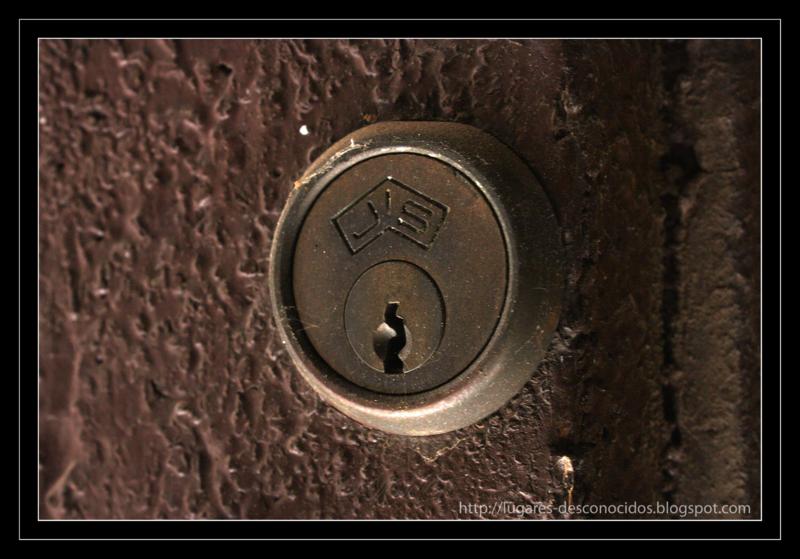 La Puerta De Las Aguas Ocultas