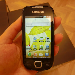 Samsung Galaxy 3 (onemorehandbag)